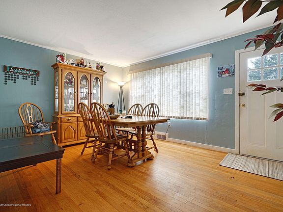 5th image of 5 Pineview Drive