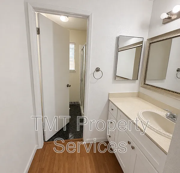930 Graywood Cir — Photo 25