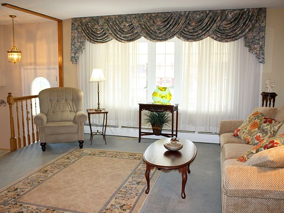 Living room w/ large window