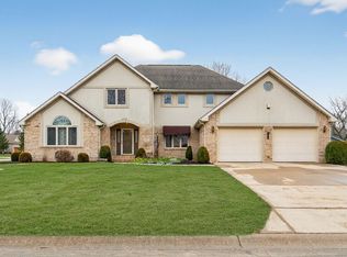 514 Greenland Ln, Yorktown, IN 47396