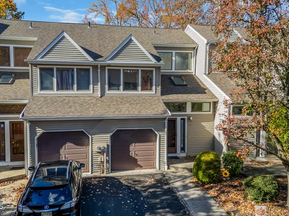 30 Oak Mews Court #4, Ocean Twp, NJ 07712