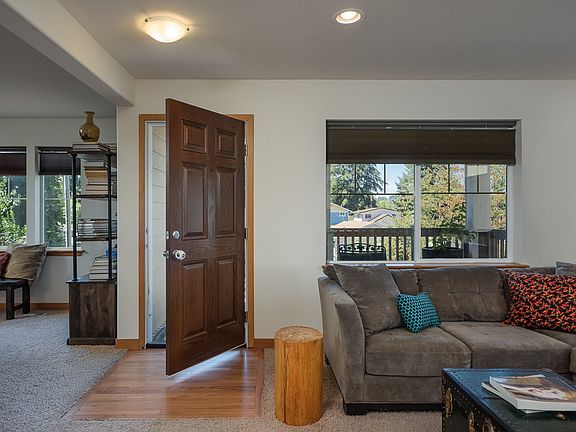 Enter to living room