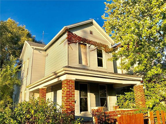 4th image of 423 Huffman Ave