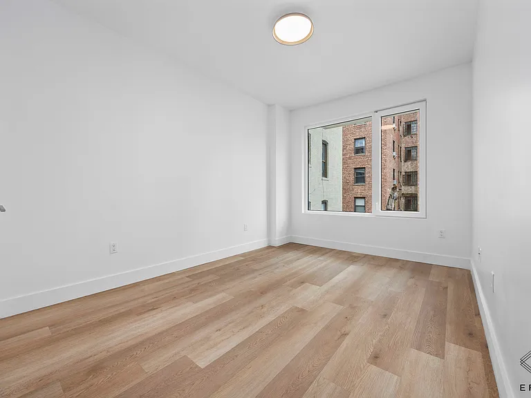 2045 Ocean Ave #406 — Photo 8