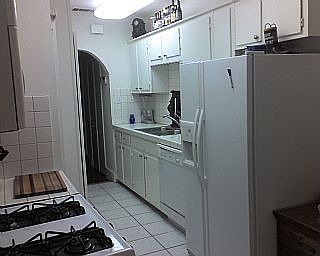 3rd image of 5927 Belmont Ave