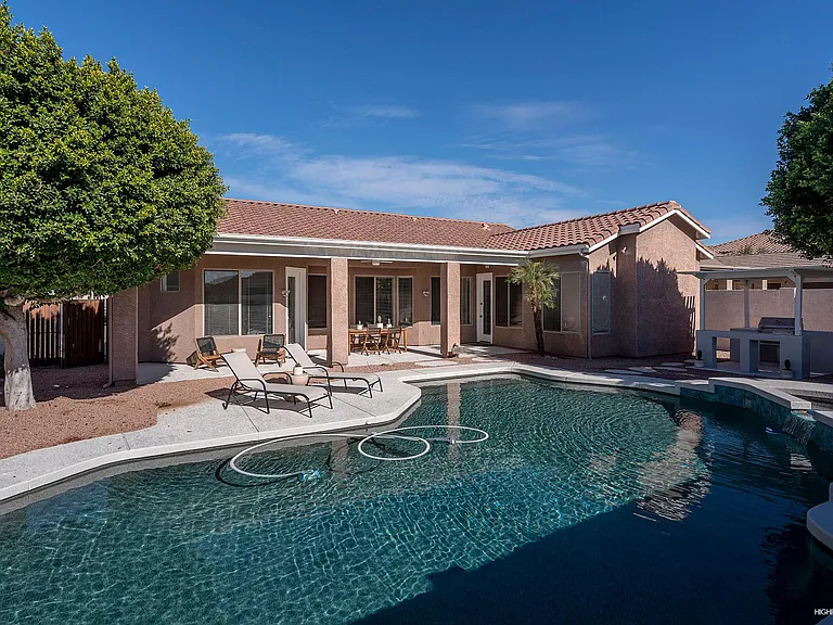 4707 E Robin Ln — Photo 15