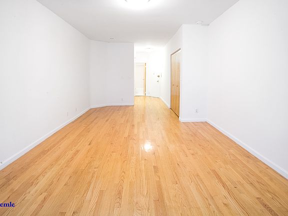 3rd image of 218 E 81st St #3RW