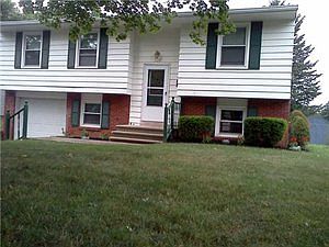 2nd image of 205 Duxbury Rd