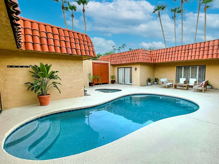 Heated pool and spa. Maintenance Included: Owner covers gardener and pool maintenance.
Renter covers utilities.