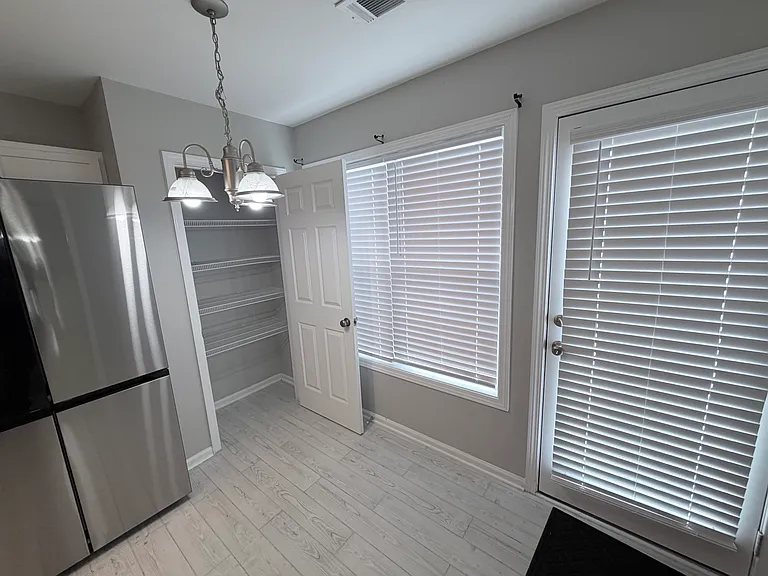 154 Saint George Dr — Photo 6