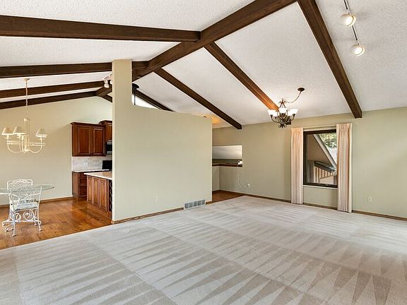 4th image of 106 Bevers Pl