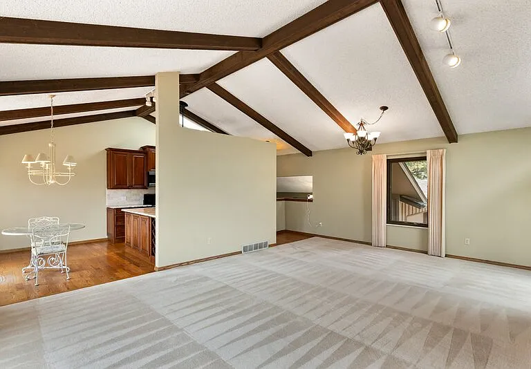 106 Bevers Pl — Photo 4
