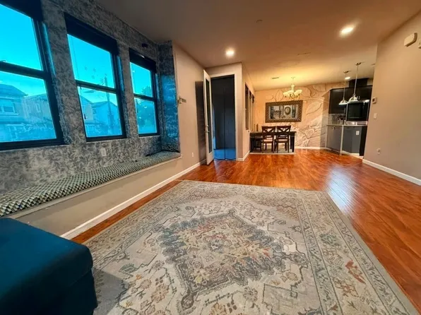 1966 Momentum Dr, Milpitas, CA 95035