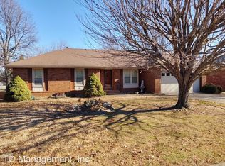 3318 S Kings Ave, Springfield, MO 65807