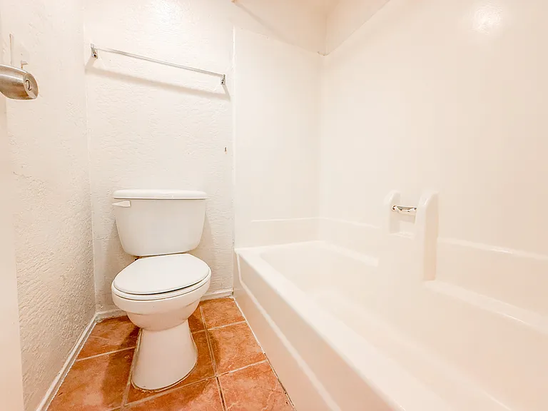 2537 W Georgia Ave #17 — Photo 11