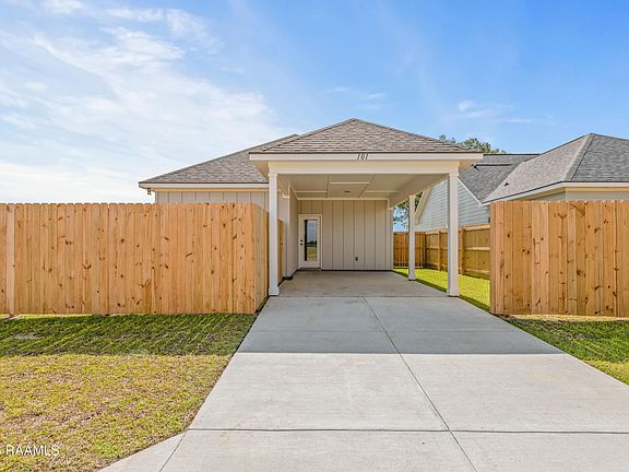 2nd image of 101 Foxglove Way