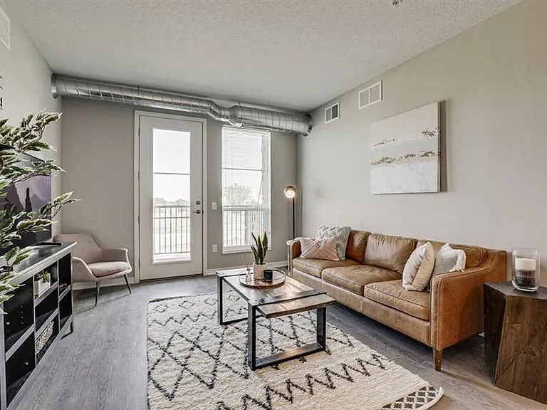 Maven Apartments — Photo 4