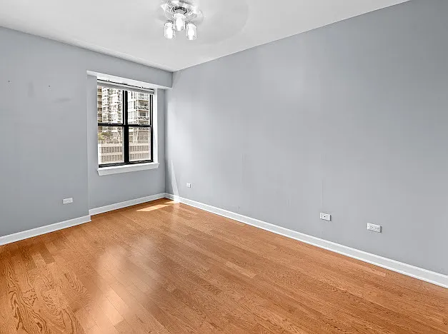 451 W Huron St #811 — Photo 12