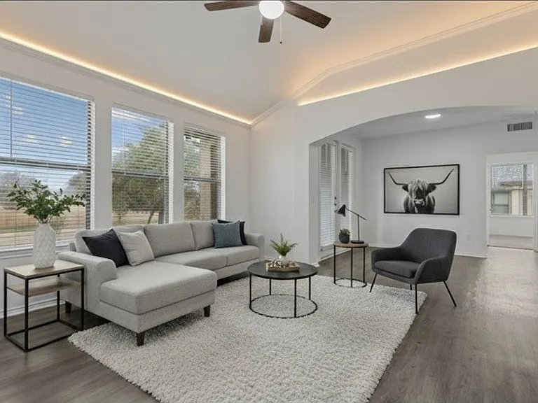 PECAN POINTE — Photo 1
