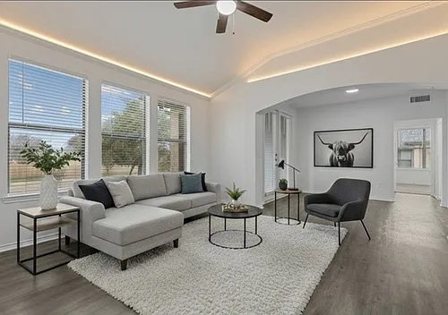 PECAN POINTE Photo 1