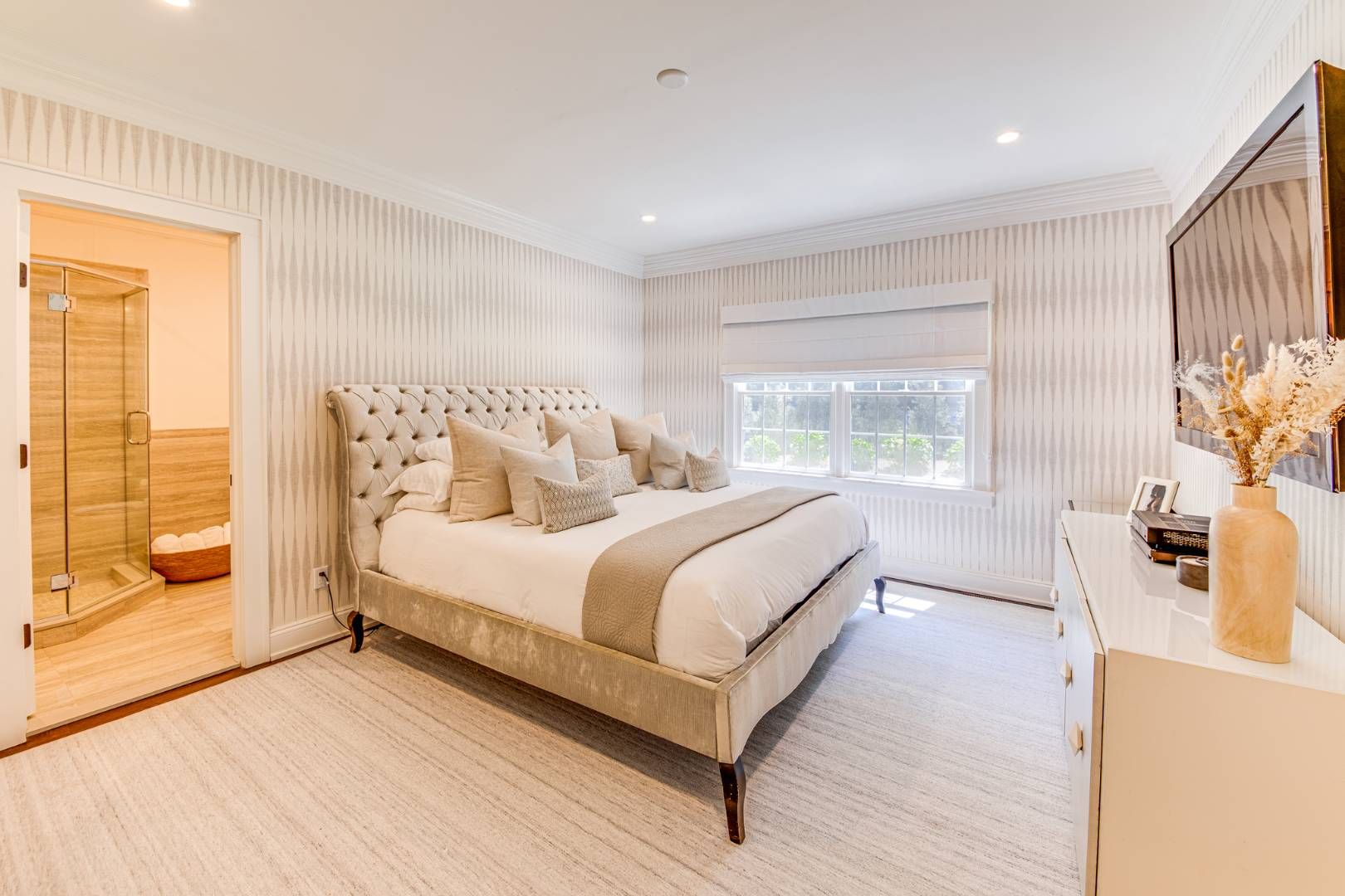  FIRST FLOOR PRIMARY BEDROOM