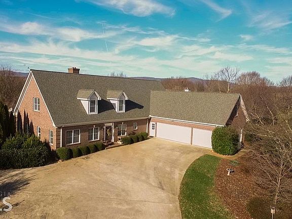 2nd image of 393 Annandale Dr