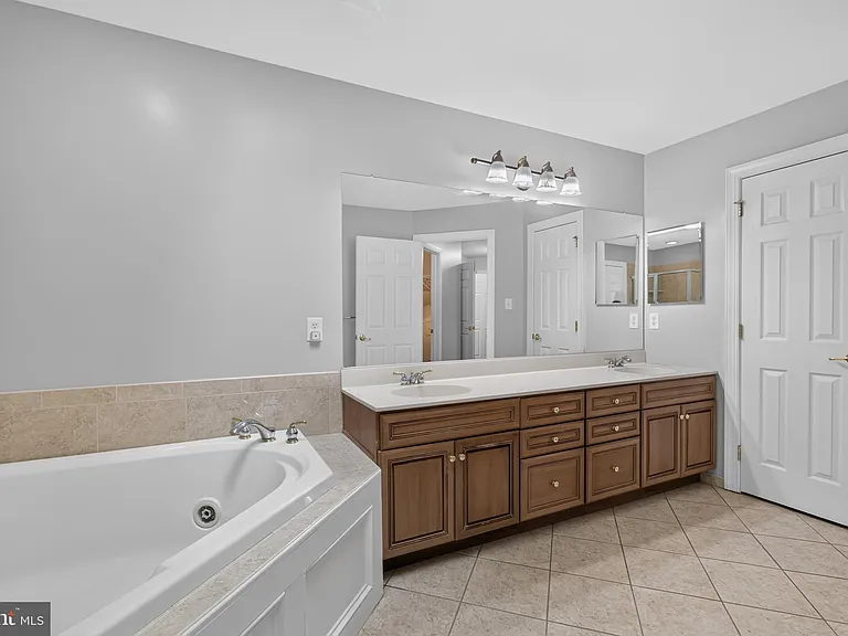 16 Oak Leaf Ln — Photo 46