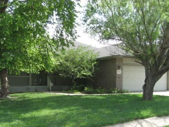 3937 SW 40th St, Topeka, KS 66610