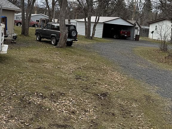 3rd image of 52990 Endersby Rd