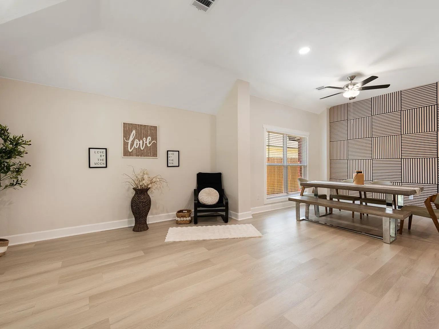 5 bed, 2.5 bath, 2992 sqft, $3,395 — Photo 3
