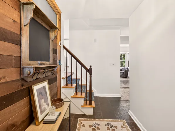 218 East St, Pittsford, NY 14534