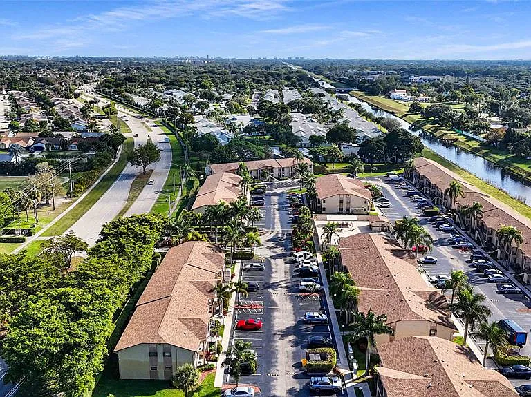 9466 Boca Cove Cir #303 — Photo 37