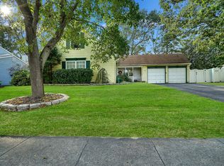 27 Winsted Dr, Howell, NJ 07731