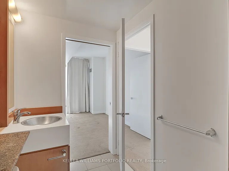 10 Navy Wharf Ct #2910 — Photo 16