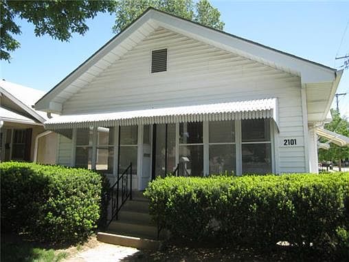 CHARMING HOME WITH ENCLOSED PORCH