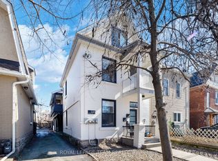 325 Hinchey Ave #A, Ottawa, ON K1Y 1M1