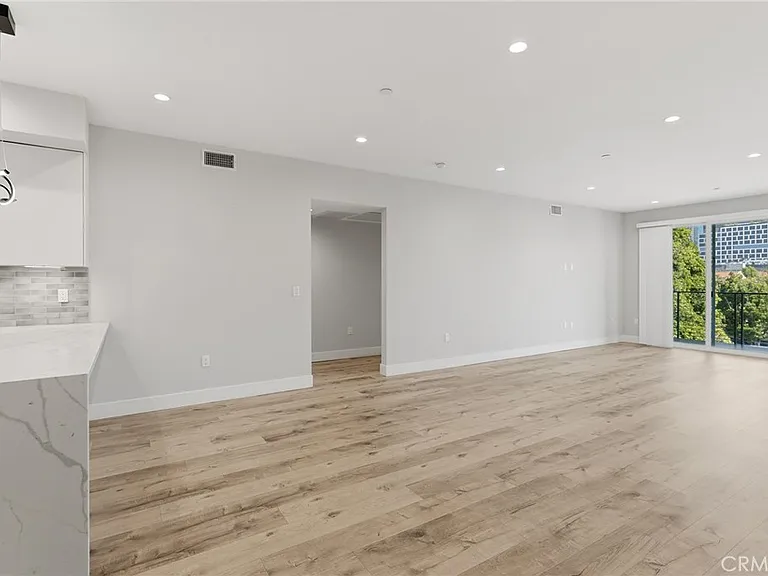 5820 La Mirada Ave #402 — Photo 12