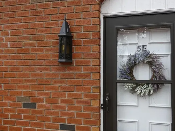 550 Darling St Unit 5E, Southington, CT 06489