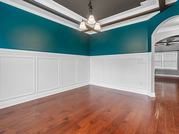 5th image of 2092 Bandera Dr