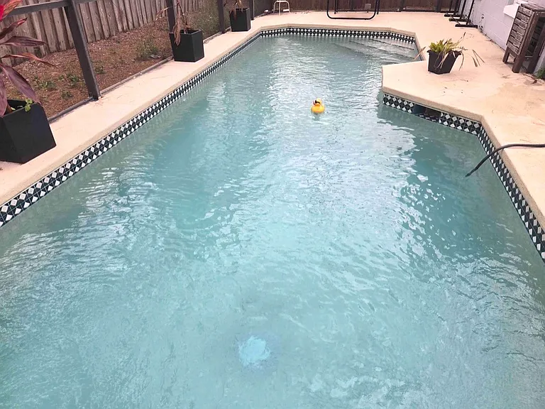High Meadow Cir — Photo 2