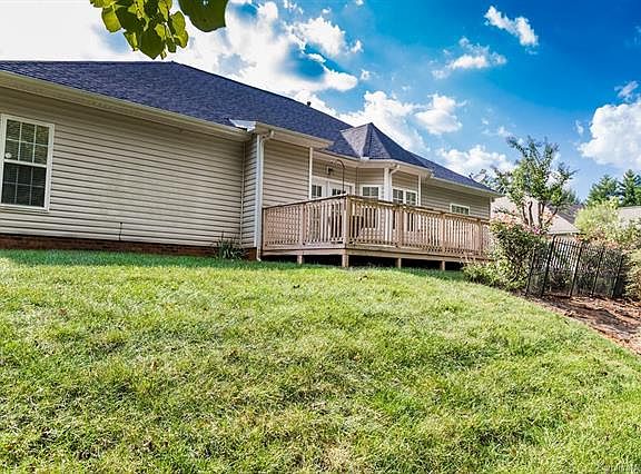 5th image of 8120 Suttonview Dr