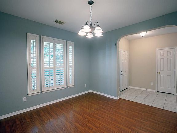 4th image of 4410 Sherwood Green Ct