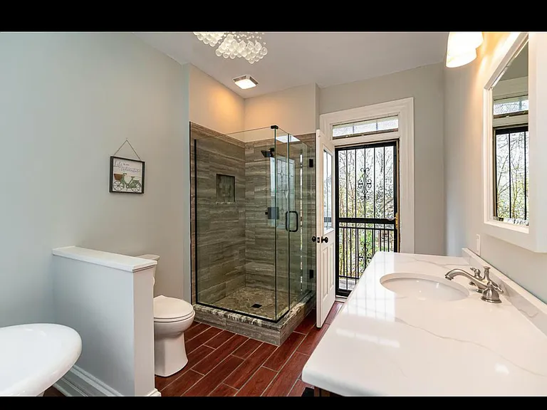 383 King Ave — Photo 17
