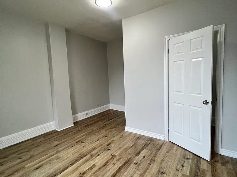 533 Church St #5 — Photo 4