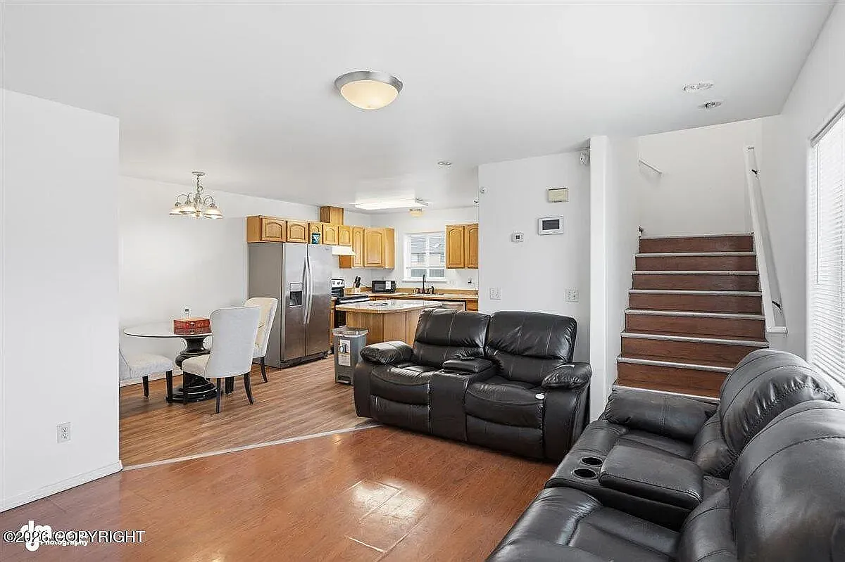 4 bed, 2.5 bath, $3,500 — Photo 4