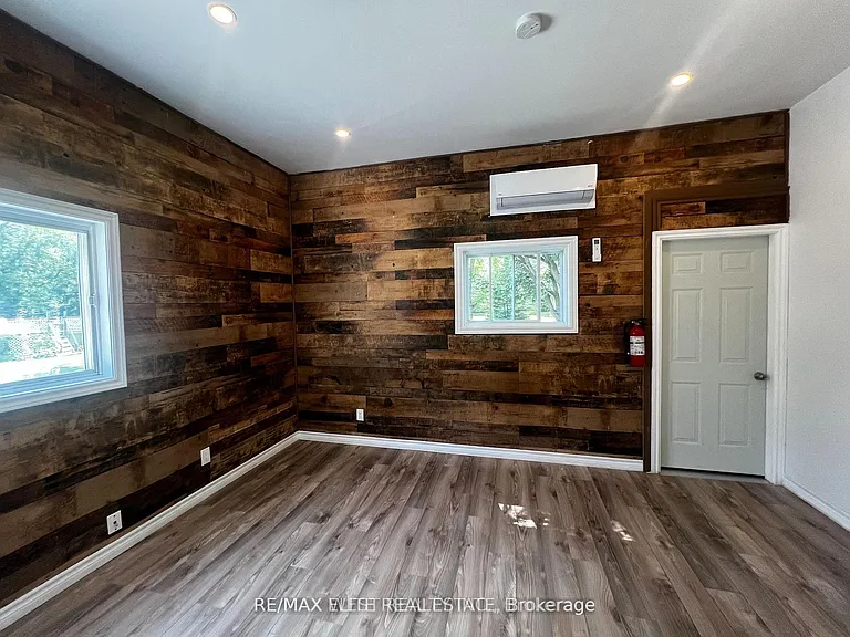 16632 York Durham Line N #GARAGE — Photo 24