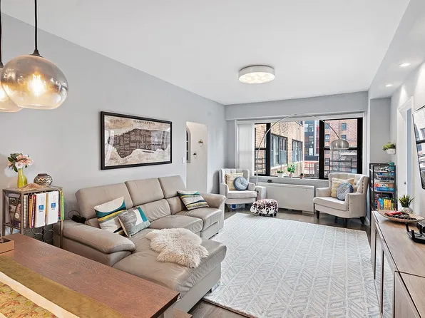305 E 40th St APT 20H, New York, NY 10016