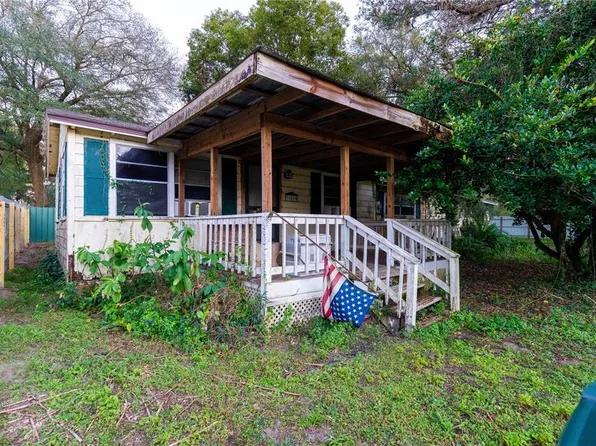 31419 Lawrence St, Sorrento, FL 32776
