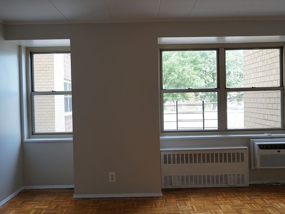 2nd image of 33 N 3rd Ave