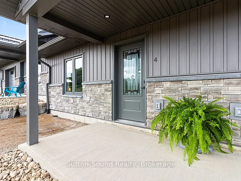 18 Maple Golf Cres #3 — Photo 7
